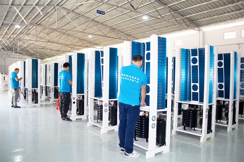 车间降温这样做，闷热全赶走，…